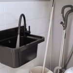 Bateria zamontowana do zlewu gospdoarczego